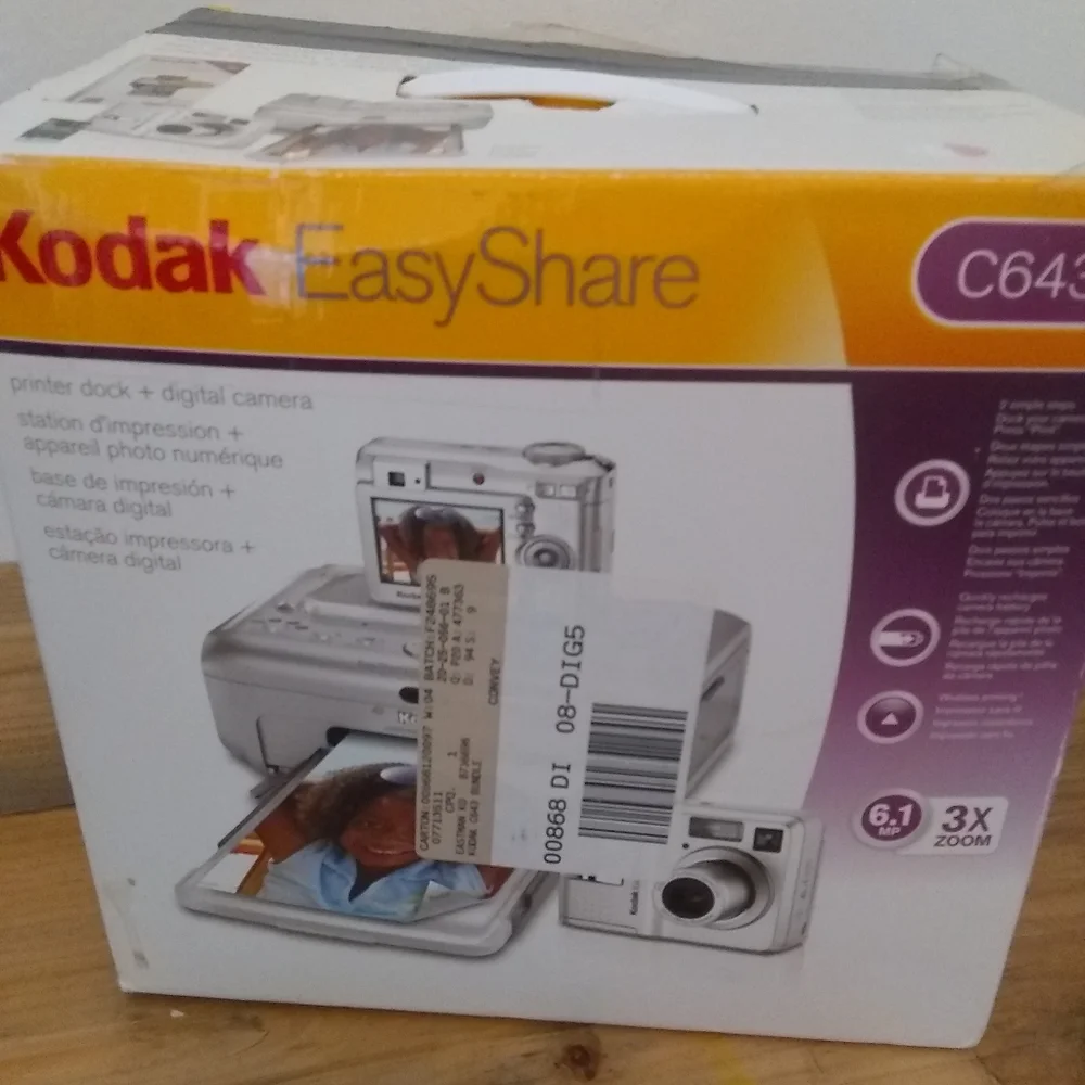 Kodak Easy Share C643 Printer Dock & Digital Camera Bundle